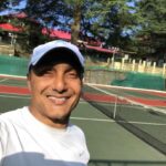 Rahul Bose Instagram - One double handed backhanded drilled satisfyingly down the line (out of 49 attempts) and this tennis player is beaming. Uff. #howquicklywearesatisfied #oneswallawdoesntmakeasummer #realitycheck #littledropsofwater