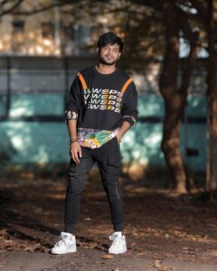 Rakshan Instagram - Photography @raghul_raghupathy
Cinematography & retouch  @sinty_boy
Mua @smokey_makeupbar_
Drone @thetravelingphotographist