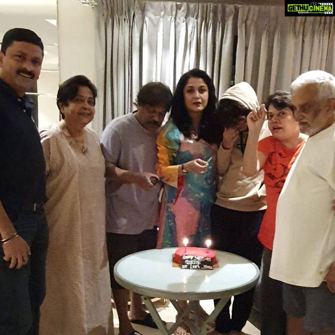 Ramya Krishnan Instagram - Fifty and fabulous n what better than a FAMJAM to bring it on!!!! #familylove #birthday #thankyougod #blessed