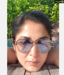 Ramya Krishnan Instagram - Being happy never goes out of style...😊😊❤🧡💛 #nohashtagsneeded