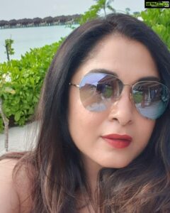 Ramya Krishnan Instagram - Happy Monday...have an awesome week everyone 😊🤗🤎💛