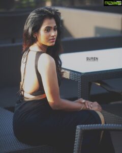 Ramya Pandian Instagram - TWILIGHT 🖤

Photography @surenstudiomyth 

#ramyapandian