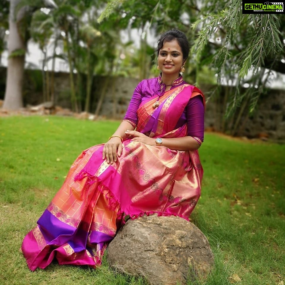 Ramya Pandian Instagram - In a world full of trends, saree remains a classic always♥️ #familyfunction #traditional #sareelove PC: @nani_thedesigner 🤗