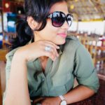 Ramya Pandian Instagram - Looks like a #chillout pic but it was hot 😜 #lunchtime #familytime #mahabalipuram PC @venkynani88888