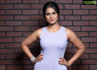 Ramya Pandian Instagram - #happyvibes ♥️ Photography @shadowsphotographyy @ajay_shadowsphotography Styling @anupamasindhia Make up @lakshmiajay_makeupartistry Hair stylist @mani_stylist_ #ramyapandian