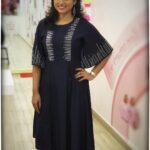 Ramya Pandian Instagram - It was different to be a part of a talk show #neeyanaana ☺️ Will be telecasted soon in @vijaytelevision Costumes : @heena.lunawat_official Styling : @thestylingelement Make up : @keerthipandian
