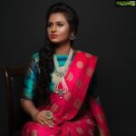 Ramya Pandian Instagram – #photoshoot 📷costumes from @labelswarupa @swarupasathakarni jewellery @original_narayanapearls @venkynani88888 #traditionalwear #traditionallook #indianattire #saree #sareelove ❤️