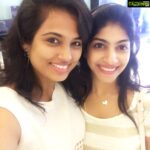 Ramya Pandian Instagram - Happy happy meeting u my dear #shivya 🤗🤗#collegemates #friendsforever #friendslikefamily 😘