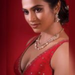 Ramya Pandian Instagram - REGAL ♥️ Outfit @magnoliaabyvaaniraghupathy Styling @vaaniraghupathyvivek Photography @waranyogesh_v Jewellery partner @kirtilalsonline Hair & Make up @salomirdiamond #ramyapandian