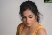 Ramya Pandian Instagram - “FLAWSOME” Photography & Styling: @anupamasindhia Gaffer: @gopikrish__photography Assistant: @jeromepaul6 Make up & Hair: @vijiknr #ramyapandian