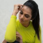 Ramya Pandian Instagram - Casual turned out not so casual 😋 Photography and styling @anupamasindhia Make up and hair stylist @sweety_kabir Spl mention ...thank you @sundari_designer for being our in house light woman despite your 😴 #ramyapandian