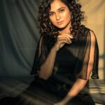 Ramya Pandian Instagram - Photography @v.s.anandhakrishna Make up @priyadharshini.makeupartist Hair stylist @mani_stylist_ Stylist @anupamasindhia #ramyapandian