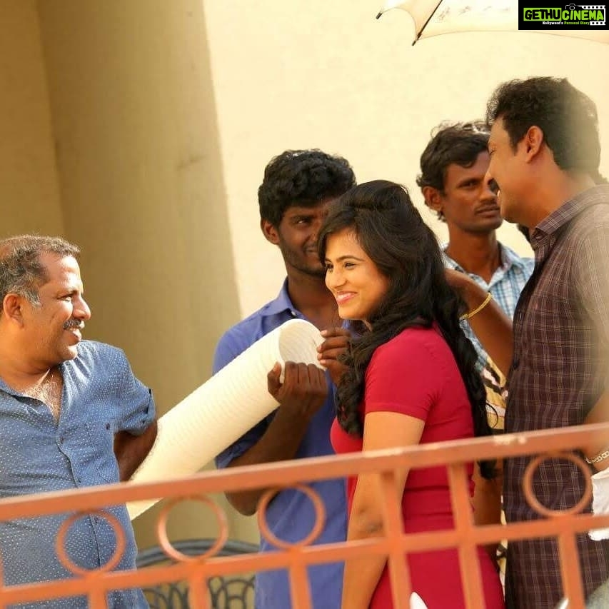 Ramya Pandian Instagram - I have always been a fan of Thamira sir's script writing abilities. His love and passion for Tamil has inspired many including me. More than it all what makes him special is the way he treated everyone around him. The entire cast and crew of Aan dhevadhai have always been treated with utmost respect. He would never miss a moment to appreciate talent and that too wholeheartedly. He has supported me and cared for me like one of his family members and this is a personal loss. Thank you sir for everything. You are missed very dearly. Deepest condolences to the family. #RIPThamira sir ๐