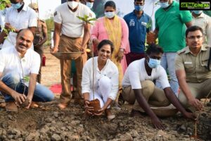 Ramya Pandian Instagram - As a tribute to Vivek sir, we've planted 59 saplings at SP office thiruvallur... He has been an inspiration to me and I promise to continue the legacy that he has left behind. He will live in our hearts always!

Thank you @communitreeindia and thank you so much Aravindhan sir Superintendent of police Thiruvallur district 🙏🏻

Happy Earth day💚