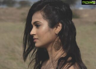 Ramya Pandian Instagram - "We get what we focus on, so let's focus on what we want" Photography @kamalesh_sathiyan Styling @anupamasindhia MUA @sangeethamakeoverartistry #ramyapandian