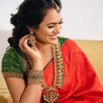 Ramya Pandian Instagram – New store of @original_narayanapearls
Opening shortly in Porur😍

Photography : @kodi_rukzan 
Asst : @frames_by_nithin 
Saree : @bollinenisilks 
Blouse : @label_ts_official 
Styling : @sundari_designer @labelswarupa 
MUA : @chisellemakeupandhair 
Hair Stylist : @vyshalisundaram_hairstylist 

#orginalnarayanapearls 
#ramyapandian