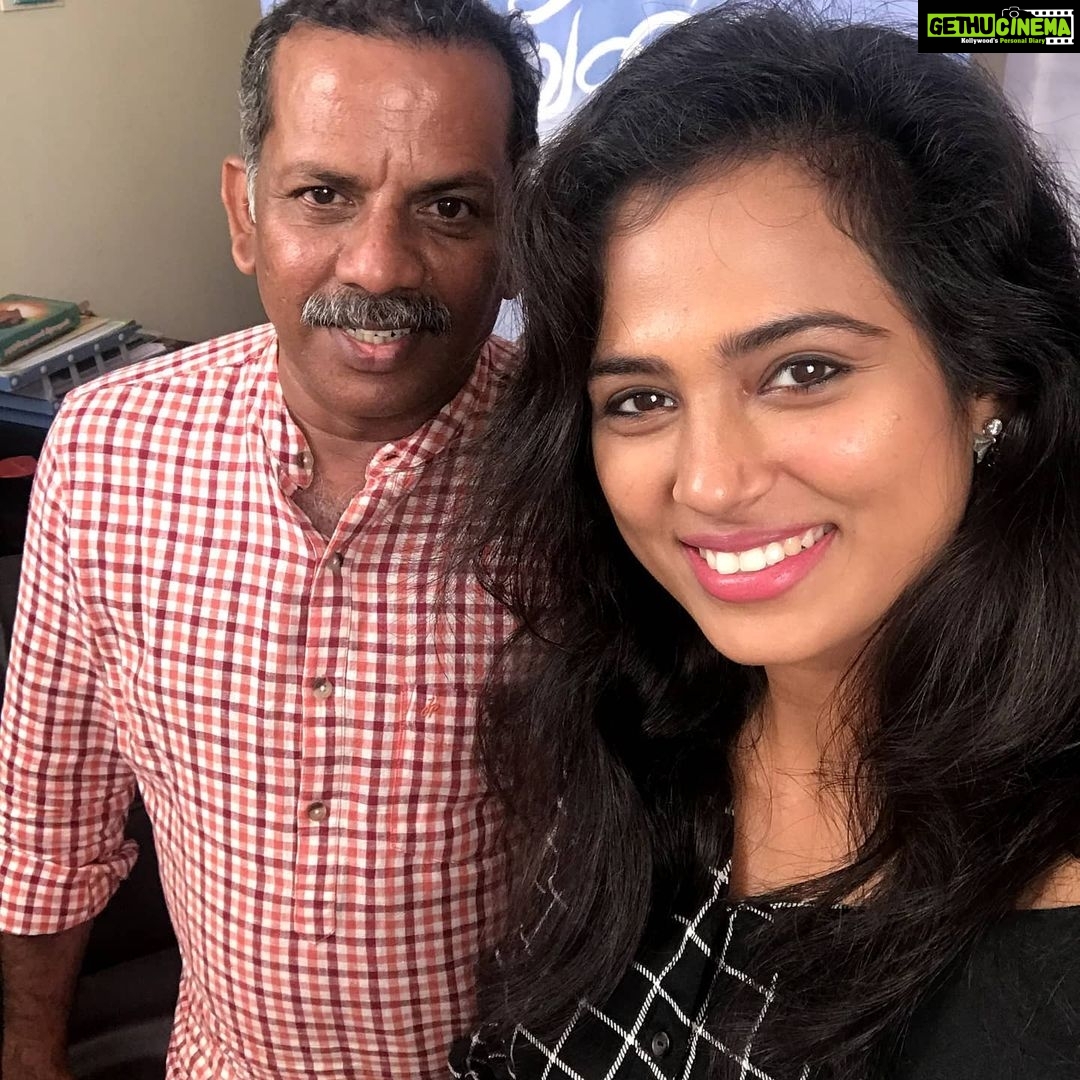 Ramya Pandian Instagram - I have always been a fan of Thamira sir's script writing abilities. His love and passion for Tamil has inspired many including me. More than it all what makes him special is the way he treated everyone around him. The entire cast and crew of Aan dhevadhai have always been treated with utmost respect. He would never miss a moment to appreciate talent and that too wholeheartedly. He has supported me and cared for me like one of his family members and this is a personal loss. Thank you sir for everything. You are missed very dearly. Deepest condolences to the family. #RIPThamira sir ๐