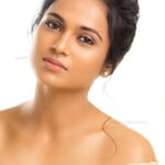 Ramya Pandian Instagram – Photography @v.s.anandhakrishna 
Stylist @anupamasindhia 
MUA @priyadharshini.makeupartist 
Hair stylist @mani_hairstylist 

#ramyapandian