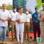 Ramya Pandian Instagram – As a tribute to Vivek sir, we’ve planted 59 saplings at SP office thiruvallur… He has been an inspiration to me and I promise to continue the legacy that he has left behind. He will live in our hearts always!

Thank you @communitreeindia and thank you so much Aravindhan sir Superintendent of police Thiruvallur district 🙏🏻

Happy Earth day💚