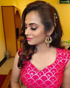 Ramya Pandian Instagram - When all set for #rakitarakitarakita

#throwback 
#biggbosstamil4 

MUA @priyadharshini.makeupartist

Hair stylist @mani_hairstylist
#ramyapandian