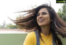 Ramya Pandian Instagram - "Happiness blooms from within" #stayhappy #spreadpositivity Photography @anupamasindhia MUA @priyadharshini.makeupartist #ramyapandian
