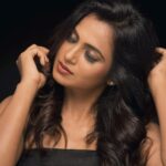 Ramya Pandian Instagram - Photography @prachuprashanth Stylist @thoorigaikabilan Makeup @makeupibrahim Hair stylist @vijayaraghavan_hairstylist3133 Hair assistant @yasinhairstylist #ramyapandian