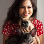 Ramya Pandian Instagram - Much love to @cocochanelthefrenchies ❤😘 Photography @anupamasindhia MUA @priyadharshini.makeupartist #chanel #coco #lovelies #petlove #frenchbulldog