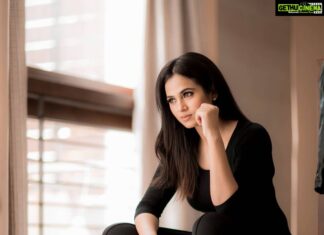 Ramya Pandian Instagram - Photography @camerasenthil MUA @priyadharshini.makeupartist Styling @anupamasindhia #ramyapandian