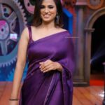 Ramya Pandian Instagram – Being happy never goes out of style😊

Photography @poovarasanphotography
Saree @vikaboutique 
Blouse @knotweddinghouse 
Make Up and hair stylist @priyadharshini.makeupartist 
Earrings @original_narayanapearls 

#ramyapandian