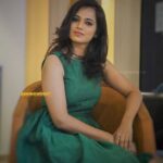 Ramya Pandian Instagram - #laughandbitewithramyapandian @behindwoodsofficial Photography @i_m_yashwanth Costumes @ddcouture.in Styling @anupamasindhia MUA @priyadharshini.makeupartist Accessories @original_narayanapearls #ramyapandian