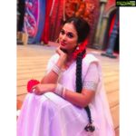 Ramya Pandian Instagram – From the sets of #kalakapovadhuyaru #vijaytelevision 

Costumes and styling @label_ts_official @sundari_designer 
Make up @priyadharshini.makeupartist 
Jewellery @original_narayanapearls 

#ramyapandian