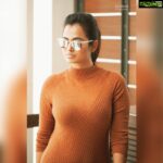Ramya Pandian Instagram – “Our focus determines our reality”

Photography @suren_studiomyth 
Styling @sundari_designer @label_ts_official 
#ramyapandian 
#photoshoot