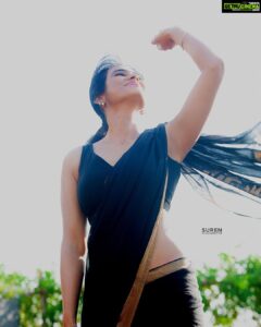 Ramya Pandian Instagram - Maalai mangum neram…

Photography @surenstudiomyth 

#ramyapandian