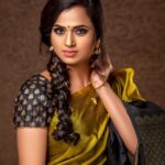 Ramya Pandian Instagram – Wearing this beautiful saree from @thesstudioclothing
Photography @parvathamsuhasphotography 
MUA @priyadharshini.makeupartist 
Hair stylist @mani_hairstylist 
Drapes @maha_mahe_bridal 
Jewellery @original_narayanapearls 
#ramyapandian #saree #photoshoot