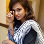 Ramya Pandian Instagram - 😋🙈 A kind of work from home 😋 #posing and #posting Pc @parasu_pandian