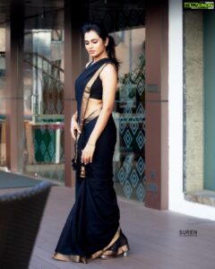 Ramya Pandian Instagram - TWILIGHT 🖤

Photography @surenstudiomyth 

#ramyapandian