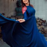 Ramya Pandian Instagram - Photography @shadowsphotographyy @ajay_shadowsphotography Costumes @duta_couture MUA @priyadharshini.makeupartist Accessories @original_narayanapearls