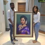 Ramya Pandian Instagram – Thank you @sia.gifts for the beautiful painting 😍❤ Thanks for your love time and efforts 🙏🏻
I love this Art work ❤

#ramyapandian