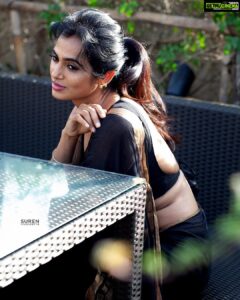 Ramya Pandian Instagram - Simplicity is my kind of sophistication🖤

Photography @surenstudiomyth 

#ramyapandian