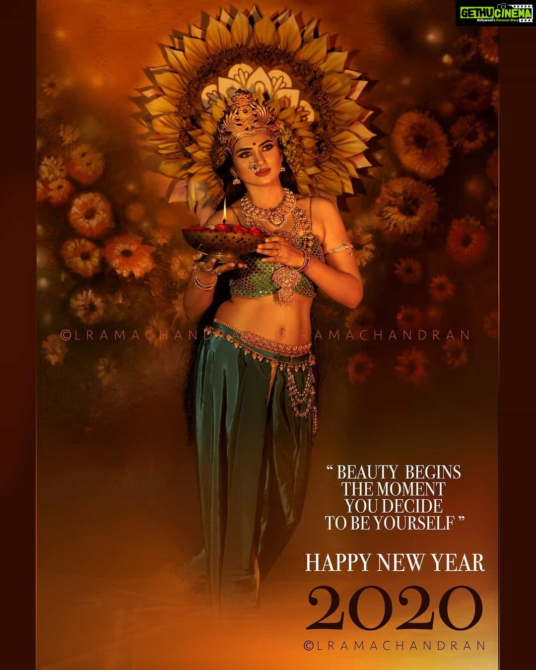 Ramya Pandian Instagram - 2019 was awesome ..lets welcome 2020 with positivity...wish everyone a very happy new year πππβ¨ Photogrpahy @lramachandran Creative director @vijayabalajijayaraman Costume Designer @label_ts_official Stylist @sundari_designer MUA @priyadharshini.makeupartist Hair stylist @nazia_hair_and_makeup Jewellery @original_narayanapearls Bts @shakes.rover #newyearseve #happynewyear2020 #ramyapandian