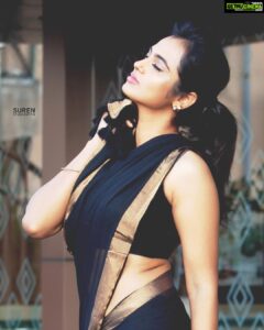 Ramya Pandian Instagram - Simplicity is my kind of sophistication🖤

Photography @surenstudiomyth 

#ramyapandian