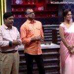 Ramya Pandian Instagram - 😂😂 Repost by @reposta.app_ ——— #CookWithComali #VijayTV #VijayTelevision