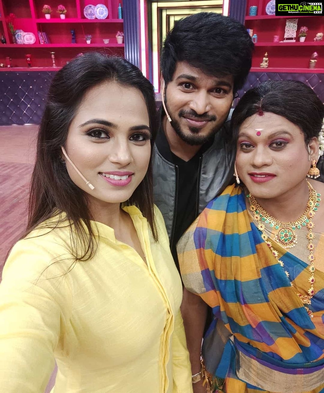 Ramya Pandian Instagram - #CookWithComali saturday and sunday 8pm @vijaytelevision Costumes @mabia_mb MUA @priyadharshini.makeupartist Accesories @original_narayanapearls #VijayTelevision #realityshow #ramyapandian