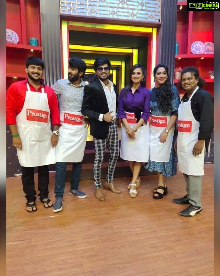 Ramya Pandian Instagram - #CookWithComali @vijaytelevision saturday and sunday 8 pm Costumes @label_ts_official MUA @priyadharshini.makeupartist Hair stylist @mani_hairstylist Accesories @original_narayanapearls #ramyapandian #realityshow #VijayTelevision
