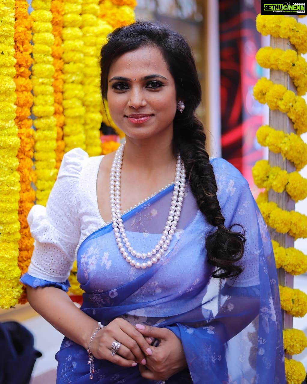 Ramya Pandian Instagram - NEVER ENDING SAREE LOVE❤ Wearing @herowntrends saree and blouse from @label_ts_official for @original_narayanapearls store launch Pc @vivid_impressions__ MUA @layamakeupartistry Accesories @original_narayanapearls #ramyapandian