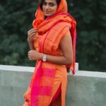 Ramya Pandian Instagram - Wearing linen salwar from @cleo_clothings for @vijaytelevision reality show #CookWithComali Photography @_starkcreatives_ #ramyapandian