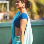 Ramya Pandian Instagram - "Big change comes from hundreds of tiny steps and they all matter" #todaysthought #tuesdaymotivation 😋 PC @suren_studiomyth #sareelove #casuallook #photoshoot #ramyapandian