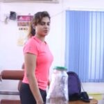 Ramya Pandian Instagram - #bottlecapchallenge Disclaimer : 1. Dint waste water 2. Thats not a plastic bottle 😜 Thank you @emliyakat @parasu_pandian #ramyapandian