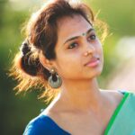 Ramya Pandian Instagram - PC @suren_studiomyth Accessories @original_narayanapearls #ramyapandian #saree #sareelove #casual #candid #nosepin #silverjewelry #photoshoot