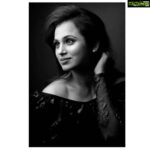 Ramya Pandian Instagram - "Keep your expectations high on achievement and low on people" MUA @makemeupbyjanani Costumes @label_ts_official #ramyapandian #photoshoot #blackandwhite